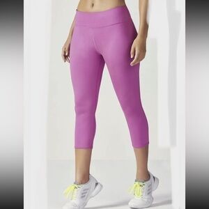 Fabletics Bright Purple Mid Rise Cropped Capri Tight Leggings Powerhold Size XS